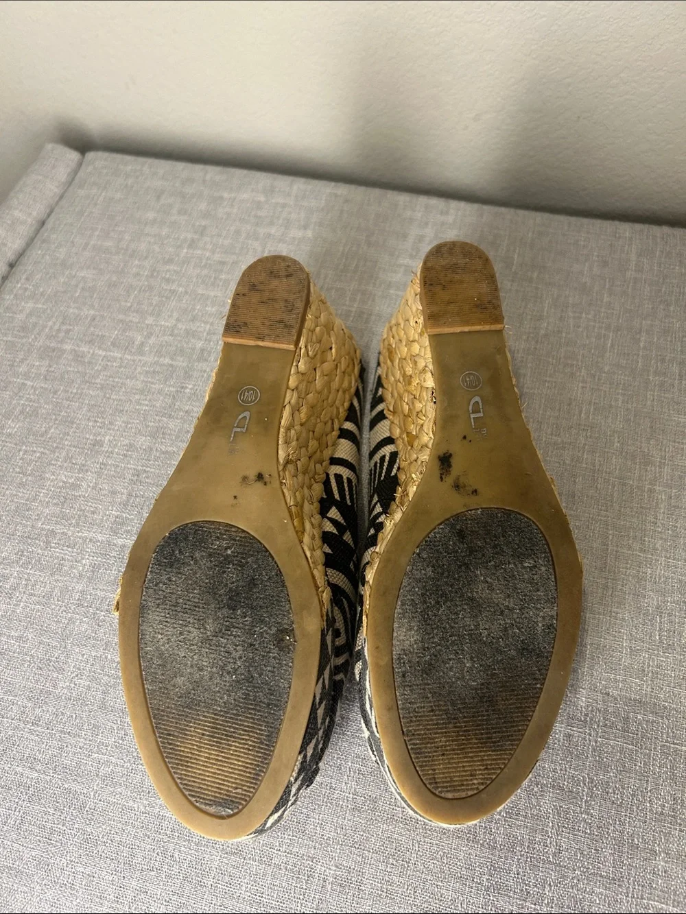 Laundry By Shelli Segal Black & Cream Geometric Wedge Mules